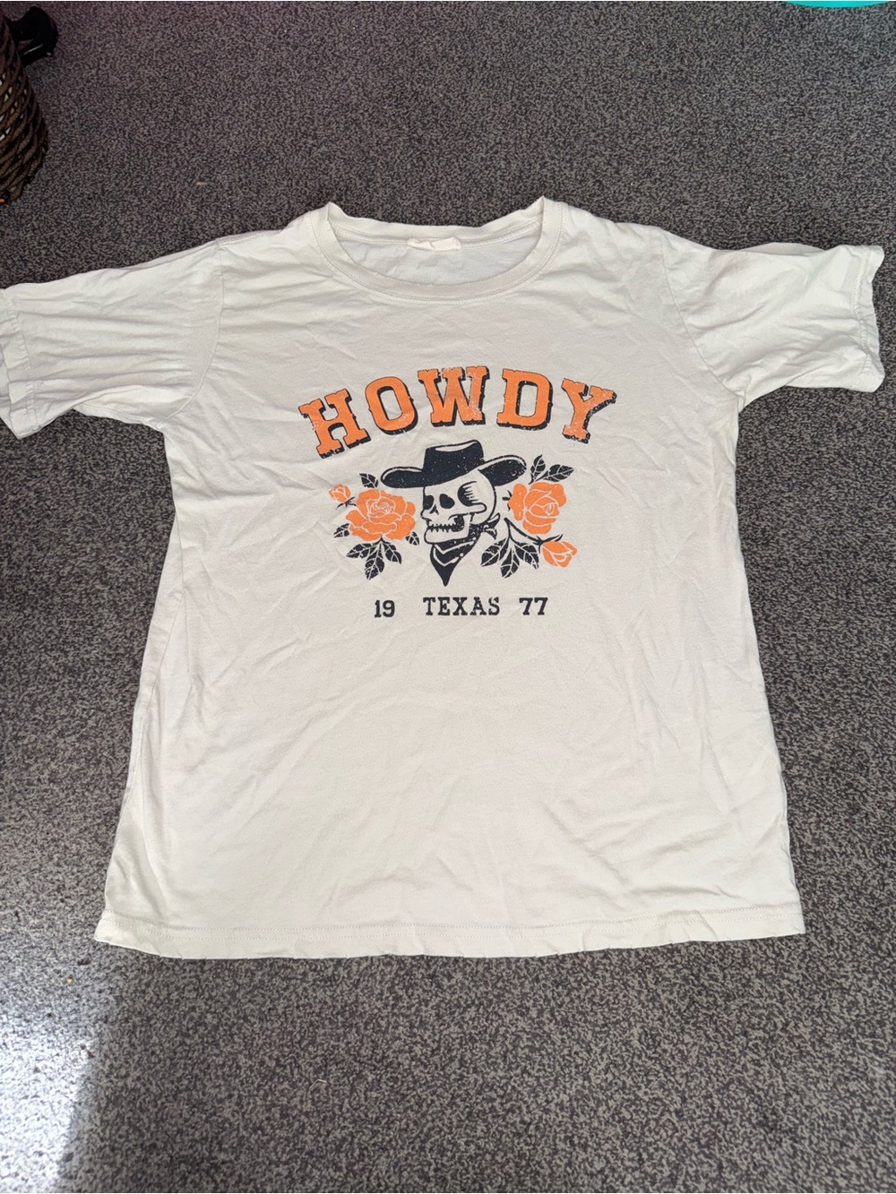 Cavender’s Howdy Texas Graphic T-Shirt Women’s Medium Western Skull Tee Cream